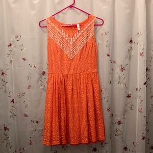Sleeveless Lace Dress